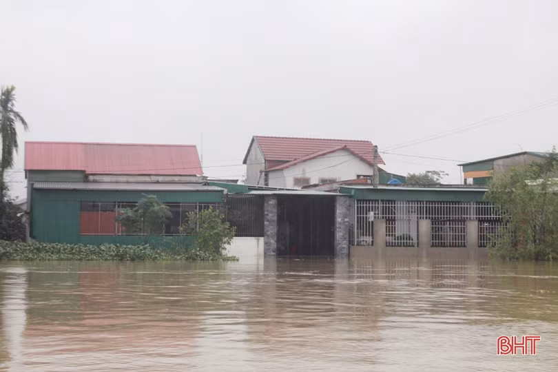 Khẩn trương giúp dân vùng ngập lụt khắc phục hậu quả, ổn định sản xuất 