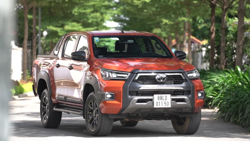 Toyota Hilux 2020: Cá tính hơn, tiện nghi hơn, thách thức Ford Ranger
