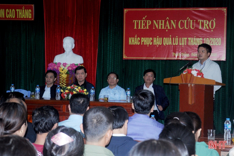 Phó Trưởng ban Dân vận Trung ương thăm hỏi đồng bào vùng lũ Hà Tĩnh