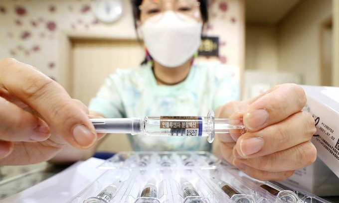 Singapore tạm dừng sử dụng 2 loại vaccine phòng cúm khi Hàn Quốc ghi nhận 48 ca tử vong sau tiêm