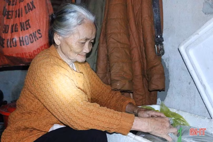 “Nhật ký chạy lũ” của vợ chồng ông lão ngoài 80 tuổi ở Hà Tĩnh