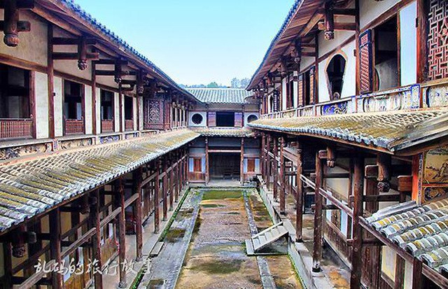 Bí ẩn xung quanh nhà cổ nặng 10.000 tấn nằm ẩn mình trong rừng sâu - 3 Bí ẩn xung quanh nhà cổ nặng 10.000 tấn nằm “ẩn mình” trong rừng sâu