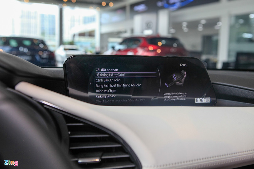 Chi tiết Mazda 3 phiên bản kỷ niệm 100 năm tại Việt Nam