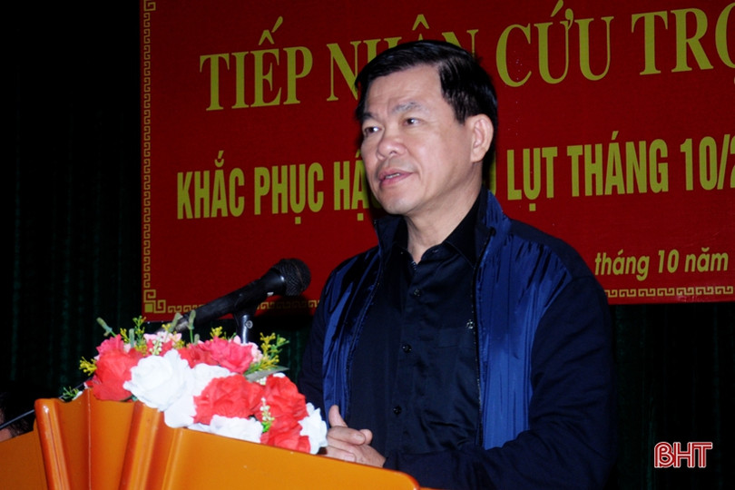 Phó Trưởng ban Dân vận Trung ương thăm hỏi đồng bào vùng lũ Hà Tĩnh