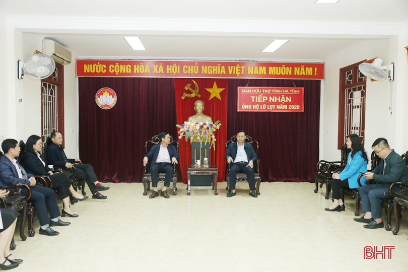 1.105 tổ chức, cá nhân ủng hộ đồng bào vùng lũ Hà Tĩnh hơn 74 tỷ đồng