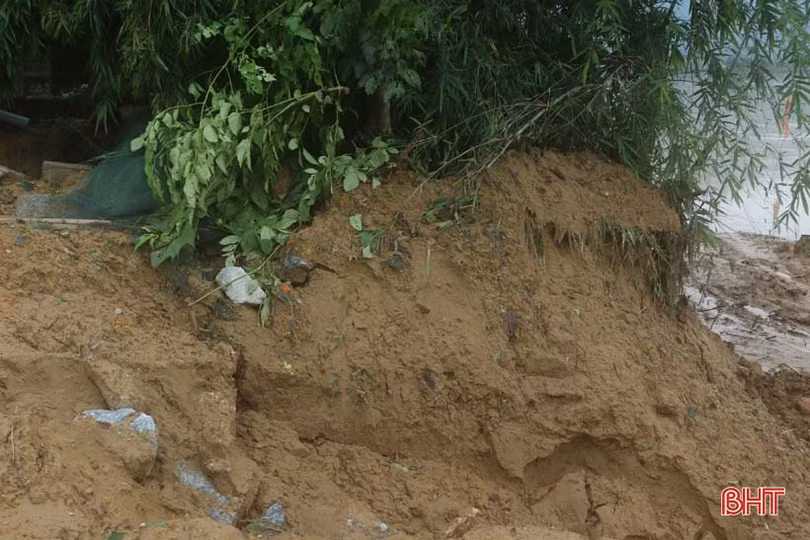 Người dân huyện miền núi Hà Tĩnh sống bất an bên... miệng “hà bá”