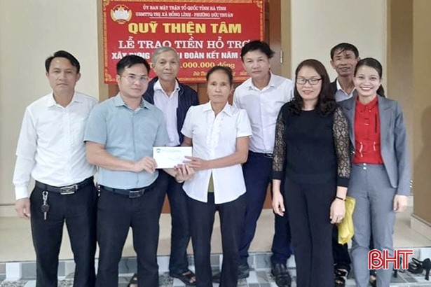 Vingroup hỗ trợ 180 triệu đồng xây nhà đại đoàn kết tại thị xã Hồng Lĩnh