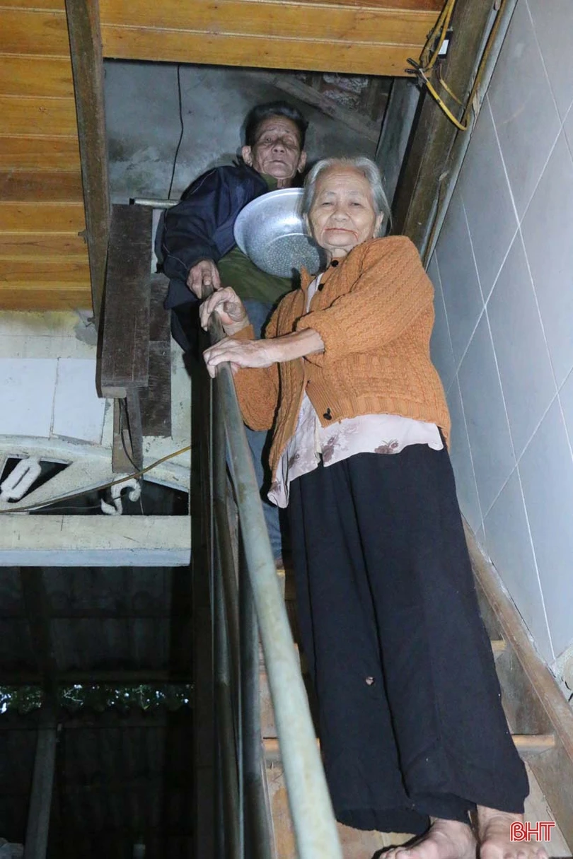 “Nhật ký chạy lũ” của vợ chồng ông lão ngoài 80 tuổi ở Hà Tĩnh