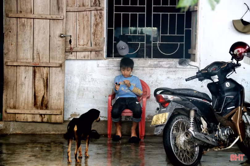 TX Kỳ Anh sơ tán khẩn cấp 583 hộ dân, đảm bảo an toàn trước hoàn lưu bão số 9