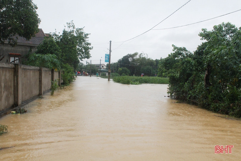 Khẩn trương giúp dân vùng ngập lụt khắc phục hậu quả, ổn định sản xuất 