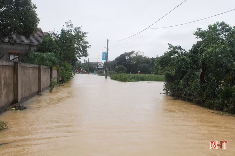 Khẩn trương giúp dân vùng ngập lụt khắc phục hậu quả, ổn định sản xuất 