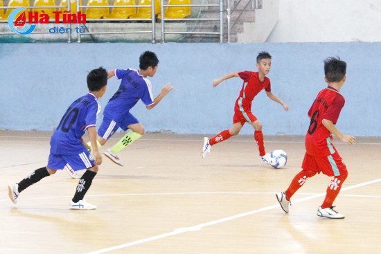 khoi tranh giai bong da thieu nien nhi dong ha tinh
