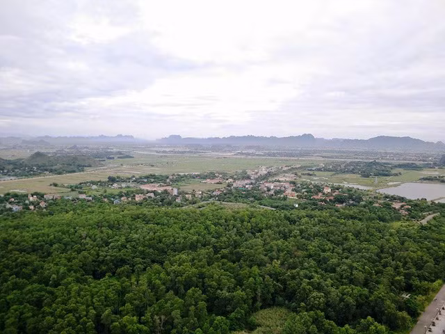 toan canh ngoi chua lon nhat viet nam nhin tu do cao 100m