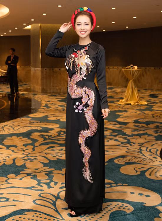 12 my nhan viet mac dep nhat tuan