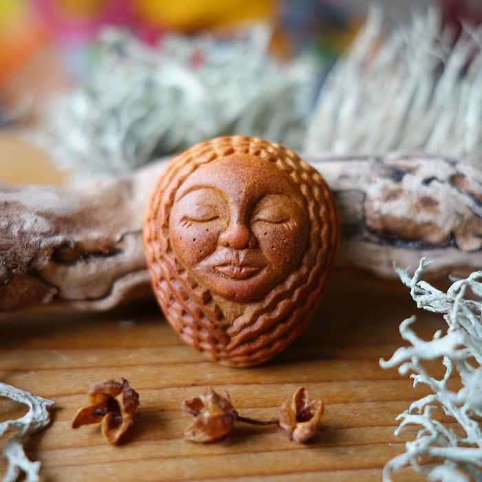 ngo ngang cac tac pham nghe thuat dieu khac tren hat bo