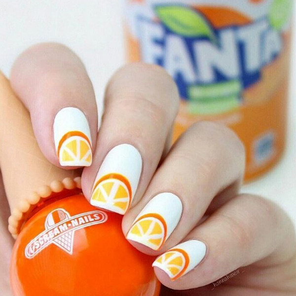 12 mau mong mang ca mua he thu be lai tren nhung ngon tay xinh