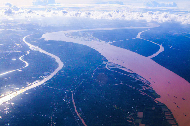 bay tren nhung dong song viet