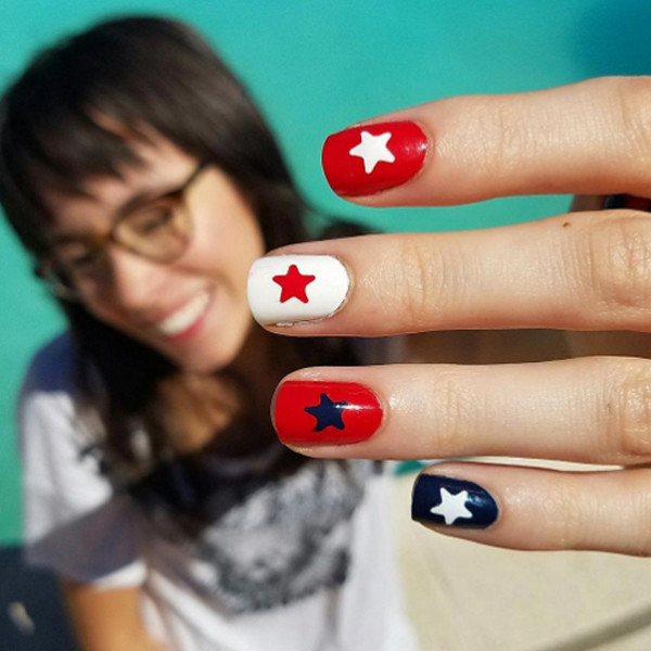 12 mau mong mang ca mua he thu be lai tren nhung ngon tay xinh