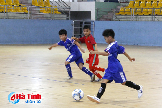 huyen ky anh tp ha tinh vo dich giai bong da thieu nien nhi dong ha tinh