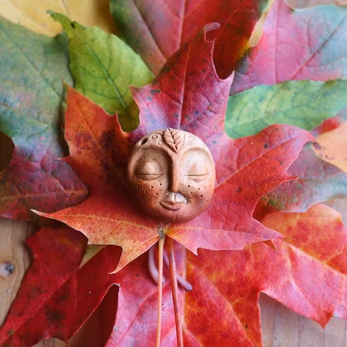 ngo ngang cac tac pham nghe thuat dieu khac tren hat bo