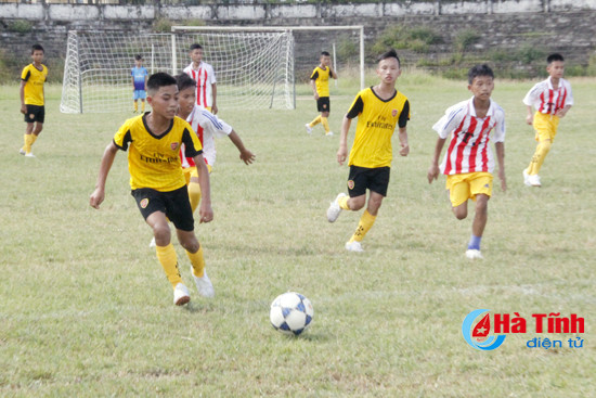 khoi tranh giai bong da thieu nien nhi dong ha tinh