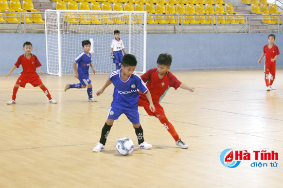 khoi tranh giai bong da thieu nien nhi dong ha tinh