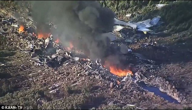 may bay quan su my roi it nhat 16 nguoi chet