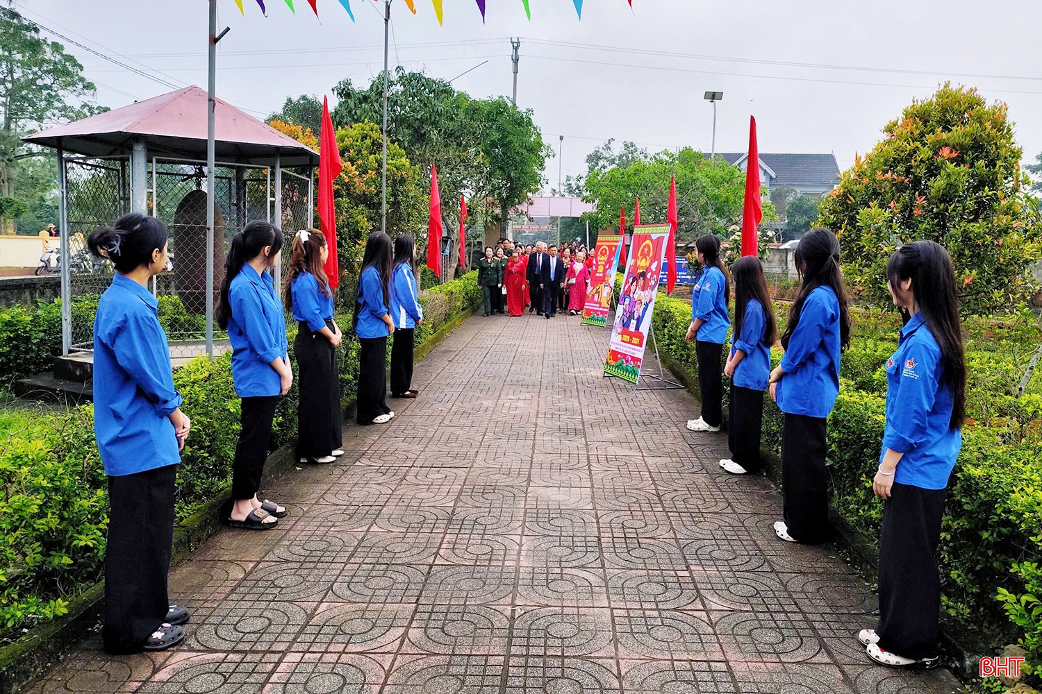 Tại xã Đức Thọ, không khí của ngày hội toàn dân rộn ràng từ sáng sớm.