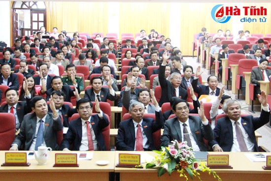 Đại biểu HĐND tỉnh biểu quyết thông qua các nghị quyết quan trọng Đại biểu HĐND tỉnh biểu quyết thông qua các nghị quyết quan trọng