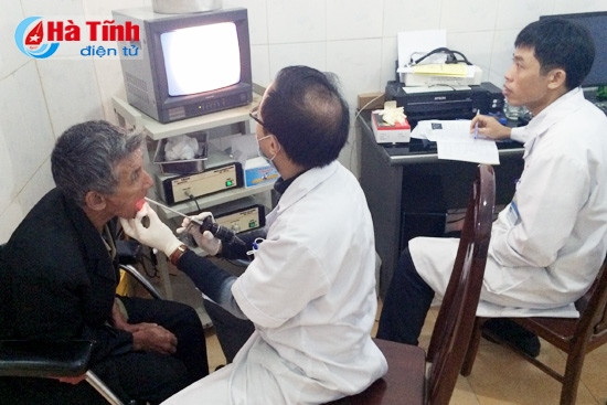 Khám chữa bệnh từ thiện cho các đối tượng chính sách ở Hương Khê ảnh 1