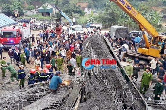 Lập đoàn điều tra vụ sập giàn giáo thi công cây xăng làm 2 người chết ảnh 2