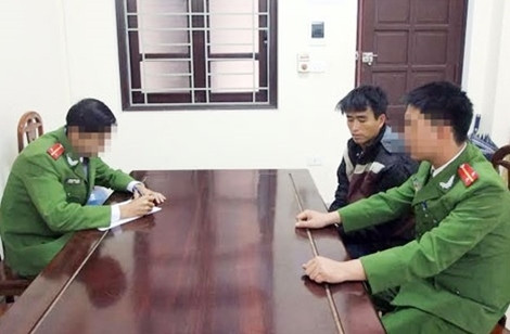 Đối tượng Lầu Bá Chia tại cơ quan Công an.