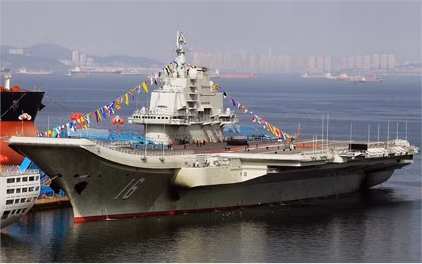Liêu Ninh - Tàu sân bay đầu tiên của Trung Quốc.