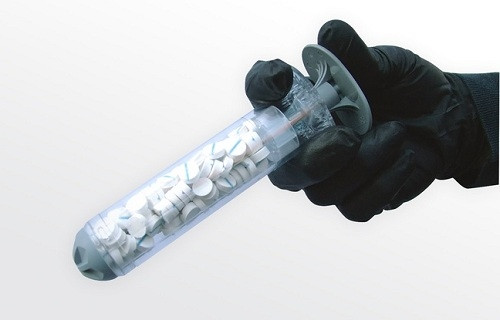 Bơm tiêm Xstat. Ảnh: AFP.