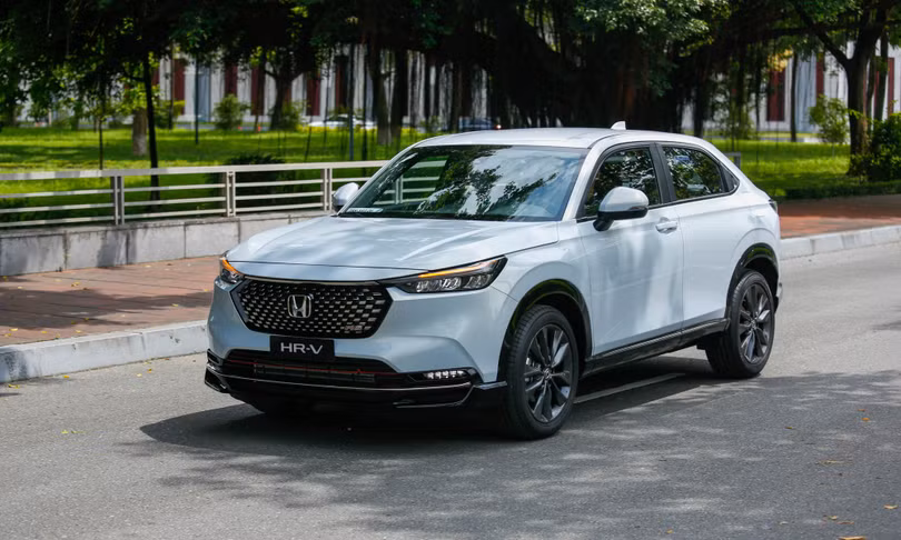 Những mẫu ôtô mới chào khách Việt tháng 6