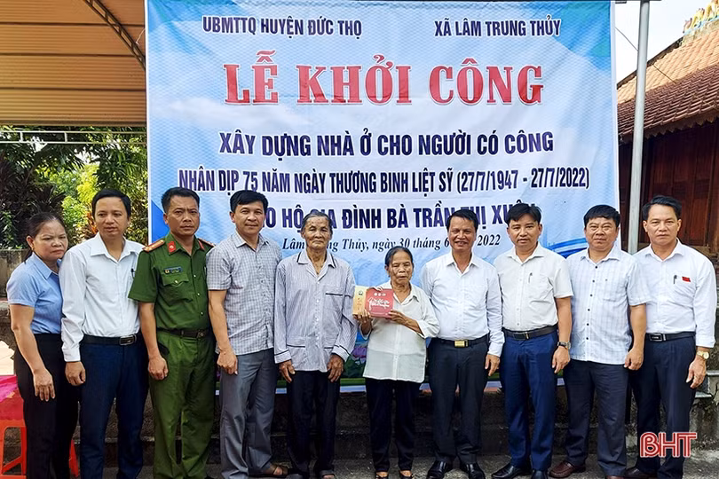 Công an Hà Tĩnh hỗ trợ 100 triệu đồng xây nhà ở cho người có công