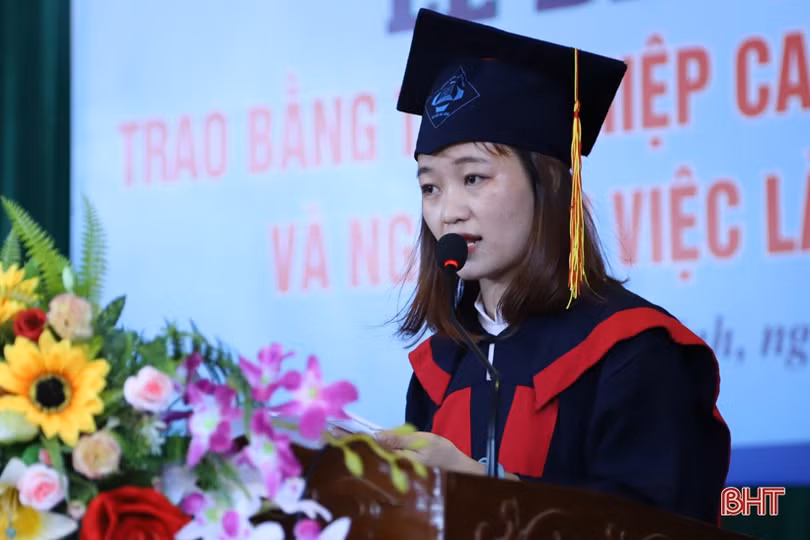 Cao đẳng Kỹ thuật Việt - Đức trao bằng tốt nghiệp cho hơn 1.200 HSSV