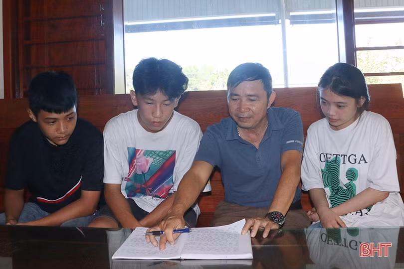 Người đàn ông ở Hà Tĩnh hơn 30 năm...“vác tù và hàng tổng” !