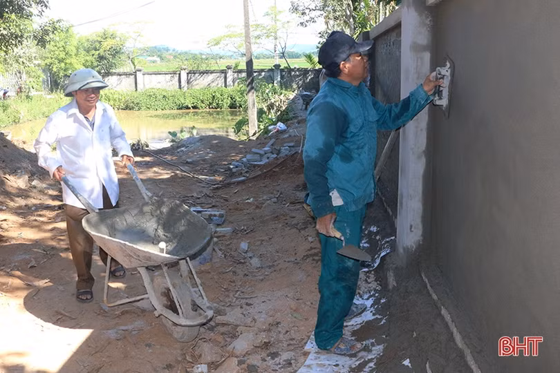 Người đàn ông ở Hà Tĩnh hơn 30 năm...“vác tù và hàng tổng” !