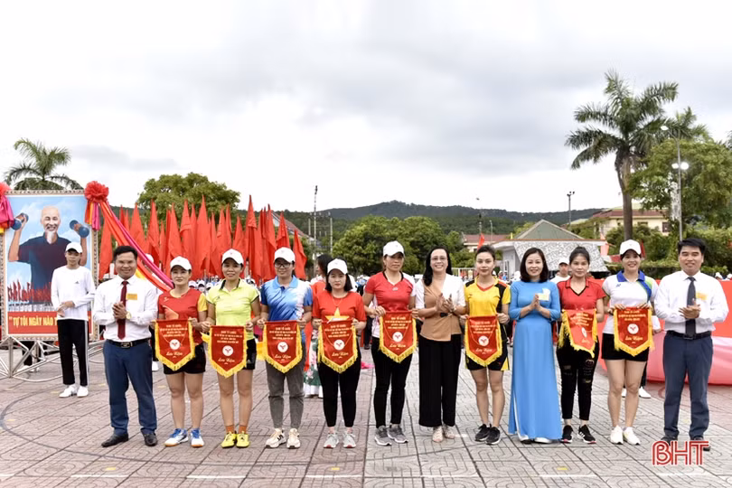 Gần 1.000 vận động viên tranh tài tại Đại hội TDTT thị xã Hồng Lĩnh lần thứ VII