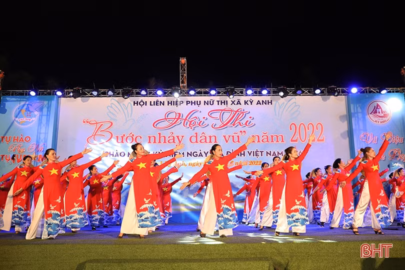 Hội Phụ nữ xã Kỳ Hoa giành giải xuất sắc Hội thi bước nhảy dân vũ TX Kỳ Anh