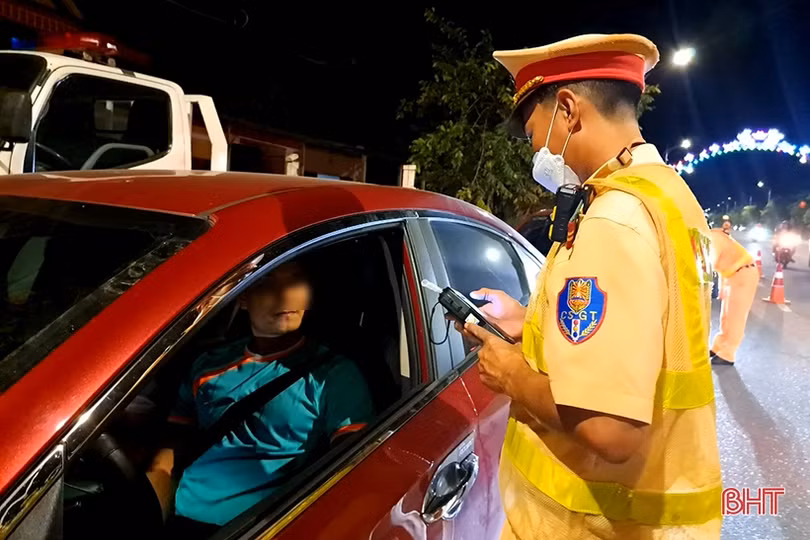 Công an Nghi Xuân xử phạt 15 tài xế vi phạm nồng độ cồn