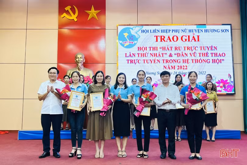 Hội Phụ nữ xã Kỳ Hoa giành giải xuất sắc Hội thi bước nhảy dân vũ TX Kỳ Anh