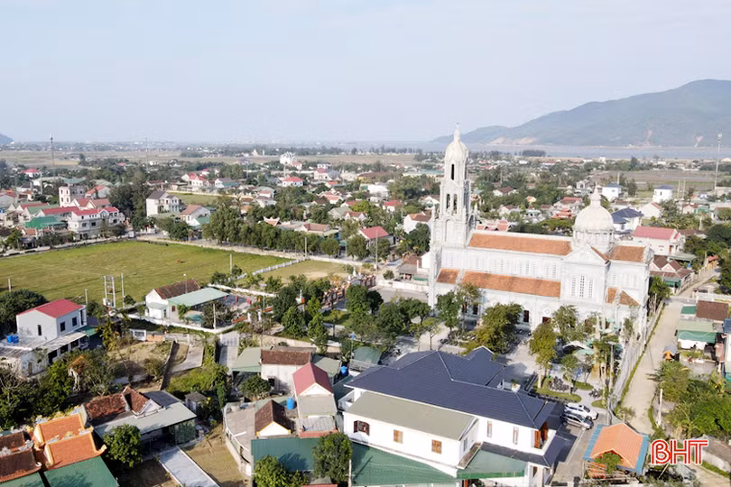 Bà con lương - giáo ở Lộc Hà chung tay xây dựng nông thôn mới