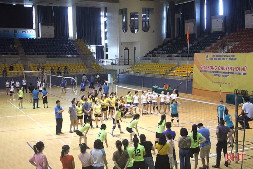 Kho bạc Hà Tĩnh vô địch Giải Bóng chuyền hơi nữ Công đoàn Khối Kinh tế - tổng hợp