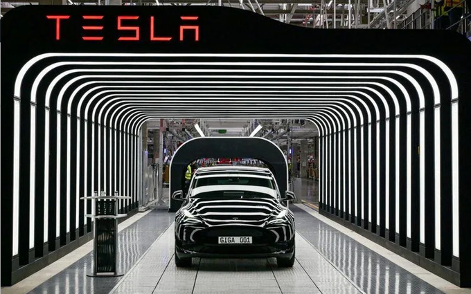 Nói là làm, Elon Musk đóng cửa một văn phòng Tesla, sa thải 200 nhân sự - 1 Nói là làm, Elon Musk đóng cửa một văn phòng Tesla, sa thải 200 nhân sự