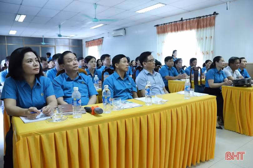 Công đoàn Hà Tĩnh biểu dương 15 tập thể xuất sắc