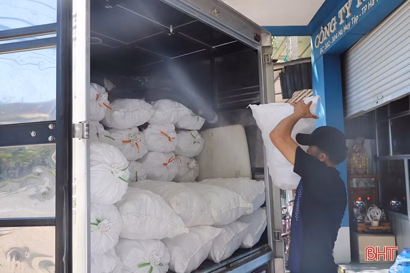 Cơ sở nước uống đóng chai ở Hà Tĩnh “ăn nên làm ra” mùa nắng nóng