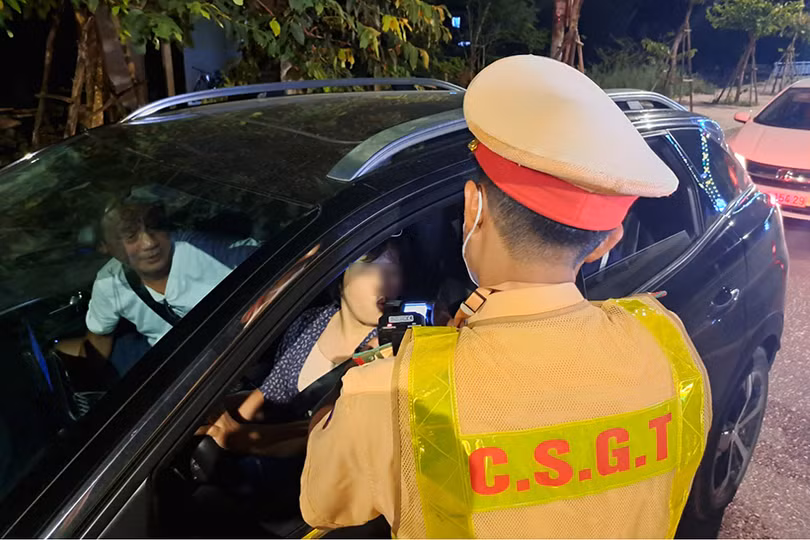 Công an Nghi Xuân xử phạt 15 tài xế vi phạm nồng độ cồn