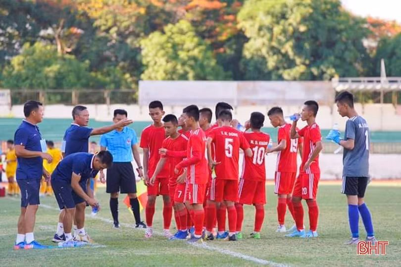 U17 Hồng Lĩnh Hà Tĩnh: Phía trước còn lắm chông gai!